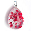Martisor Premium, tip Pandativ, Transparent, cu Floare Naturala, Lucrat Manual, Forma de Teardrop, Dimensiuni 2 x 1.5 cm, Rosu
